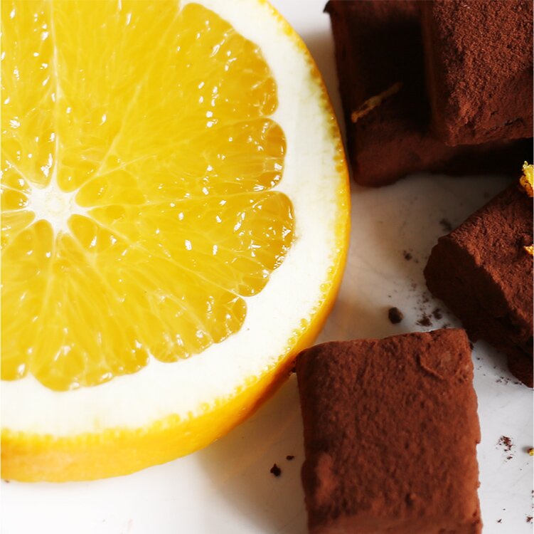 Verfeinert wird das Ganze mit einer halben Orange