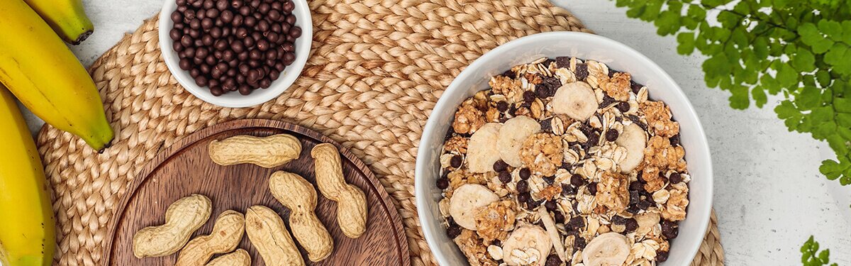 mood-desktop-muesli-peanutgranola-bananachoc.jpg