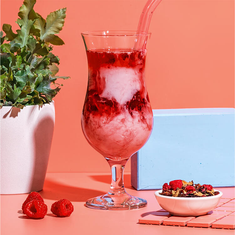 Pink Drink mit Red Ruby Früchtetee und Kokos Nilk