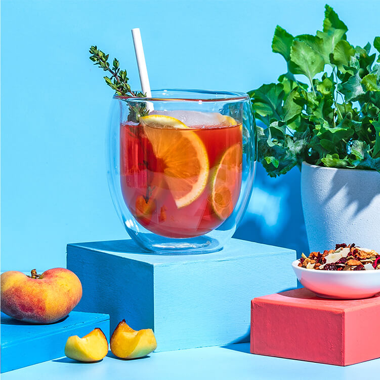 Erfrischende Peachy Ginger Lemonade mit Peachy June Früchtetee