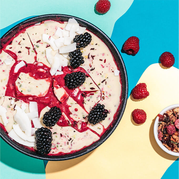 Smoothie Bowl mit Schoko Coating