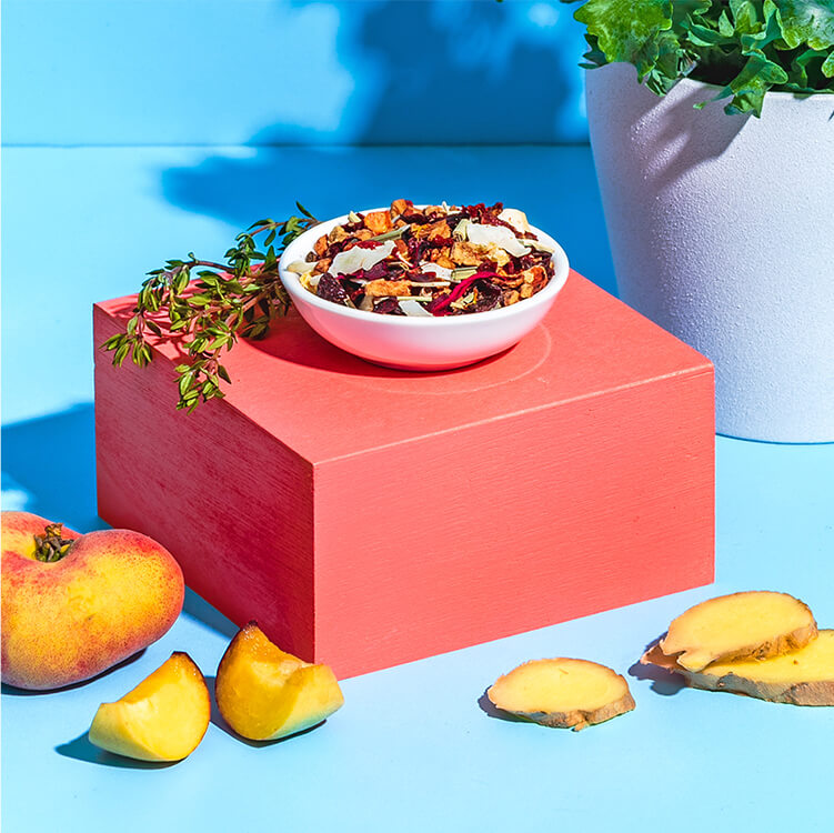 Erfrischende Peachy Ginger Lemonade mit Peachy June Früchtetee