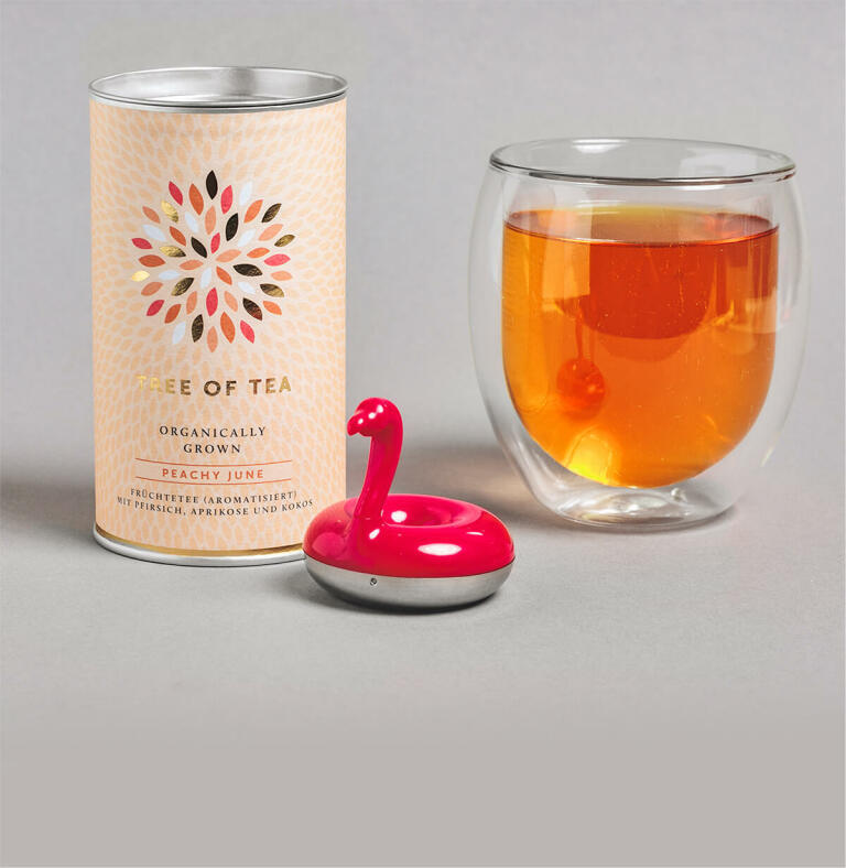 Das sommerliche Set mit dem Flamingo Teesieb und dem Peachy June Früchtetee