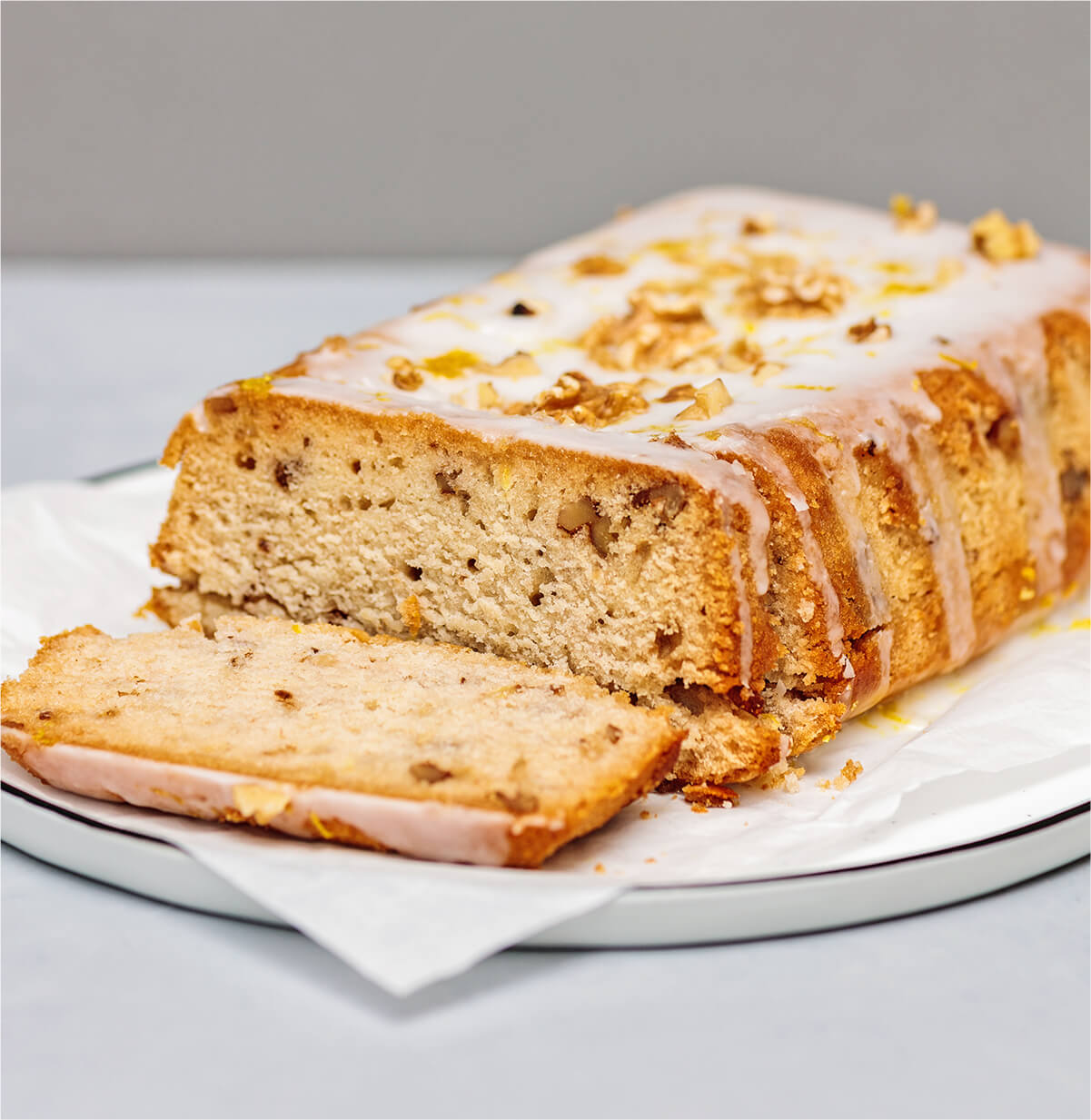 Veganer Walnusskuchen mit Schwarztee