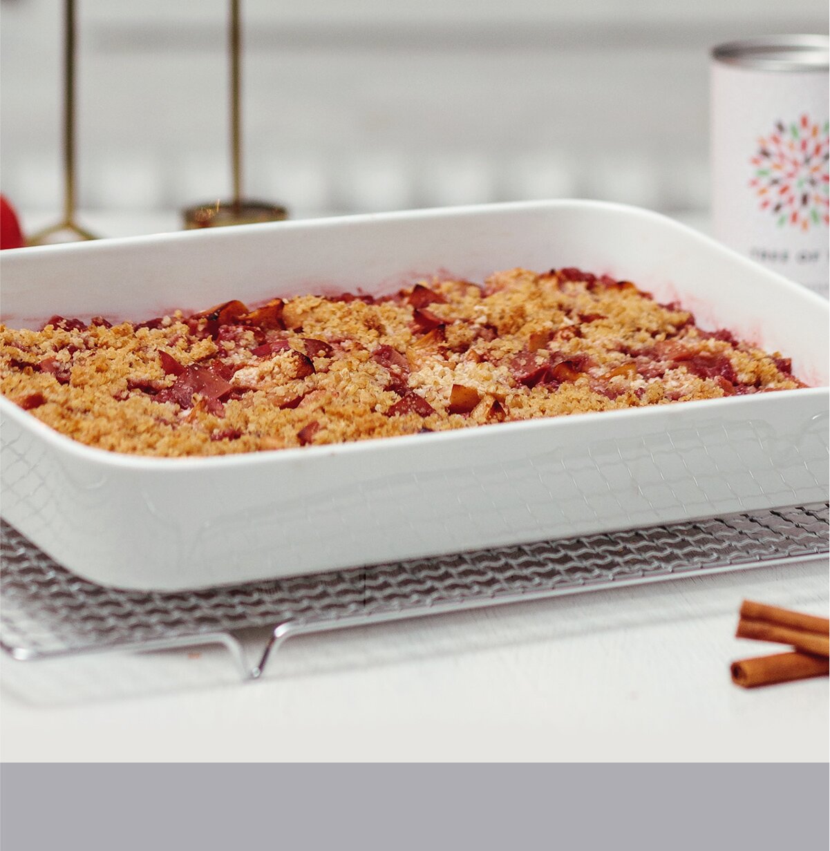 Veganer Apple Crumble mit Red Ruby Früchtetee