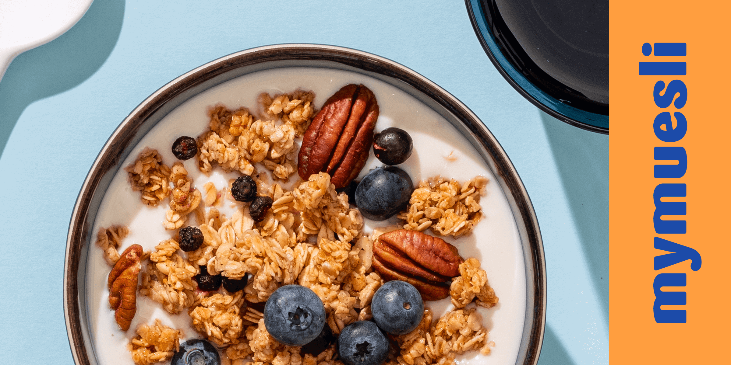 article02-blueberry-cassis-crunchy-granola.png