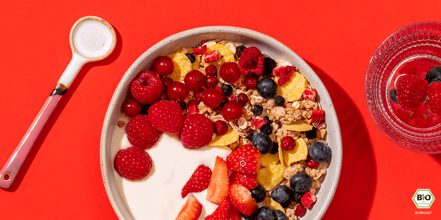 mymuesli Früchte Müslis: Entdecke leckere Müslis wie das Berry Müsli, mit gefriergetrockneten Bio Beeren!