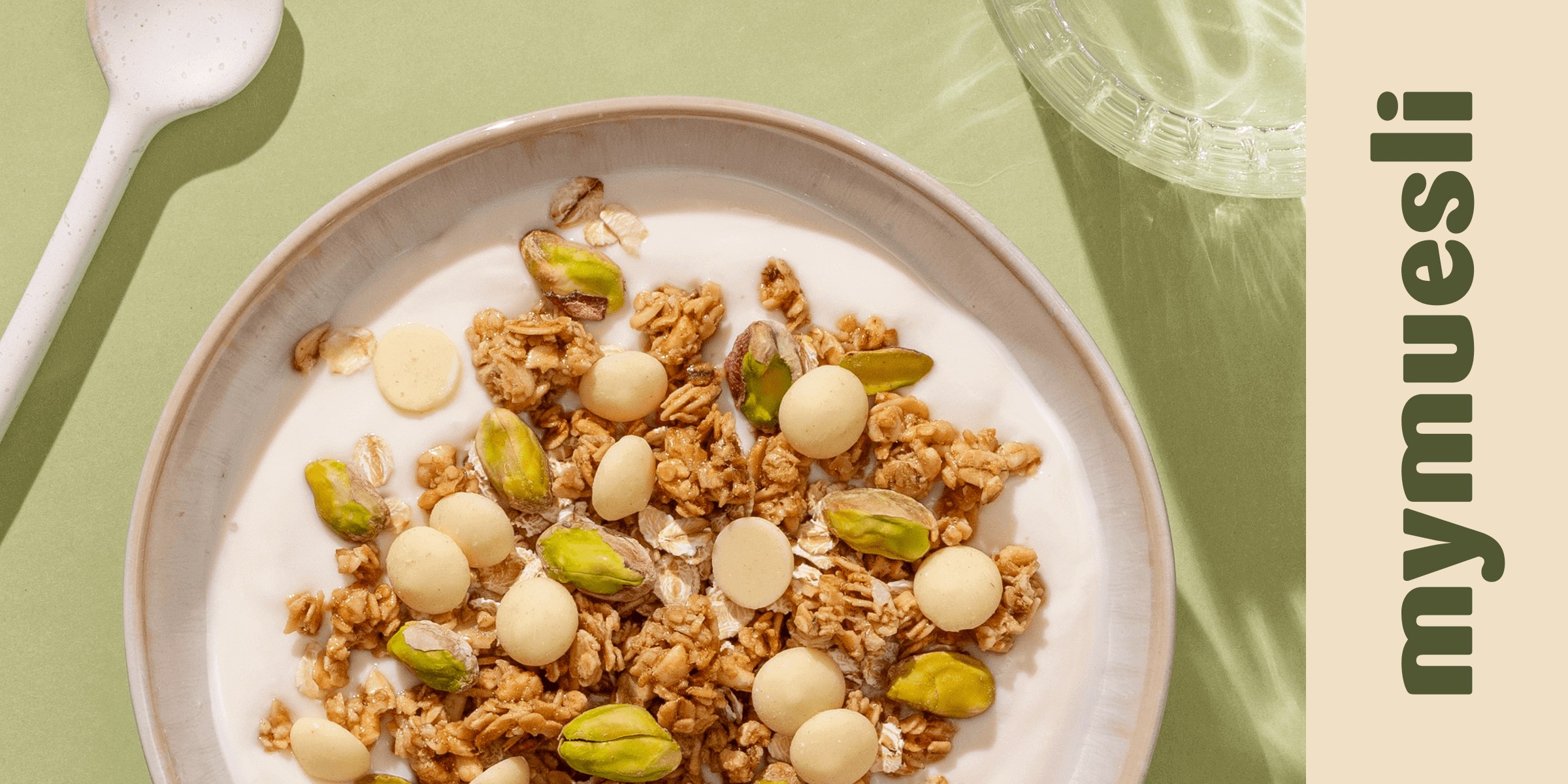 article02-white-choc-pistachio-crunch.png