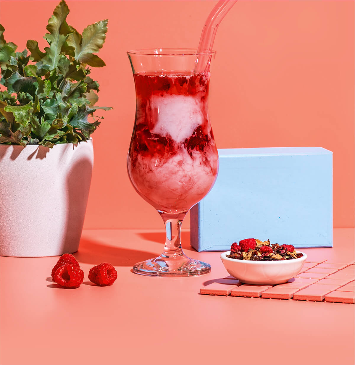 Pink Drink mit Red Ruby Früchtetee und Kokos Nilk
