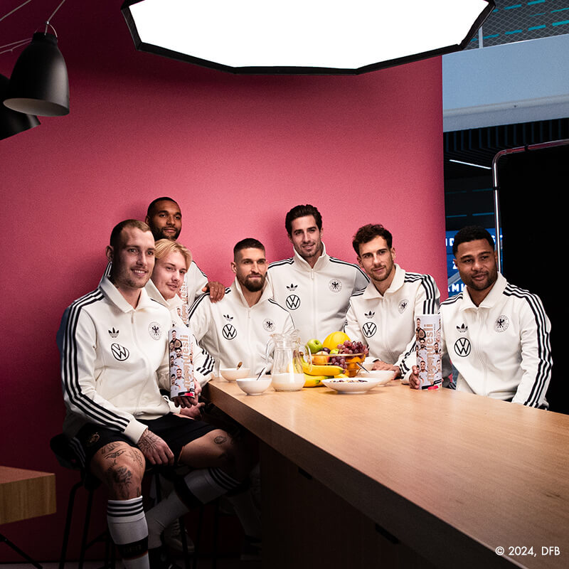 DFB Team mit mymuesli am Frühstückstisch