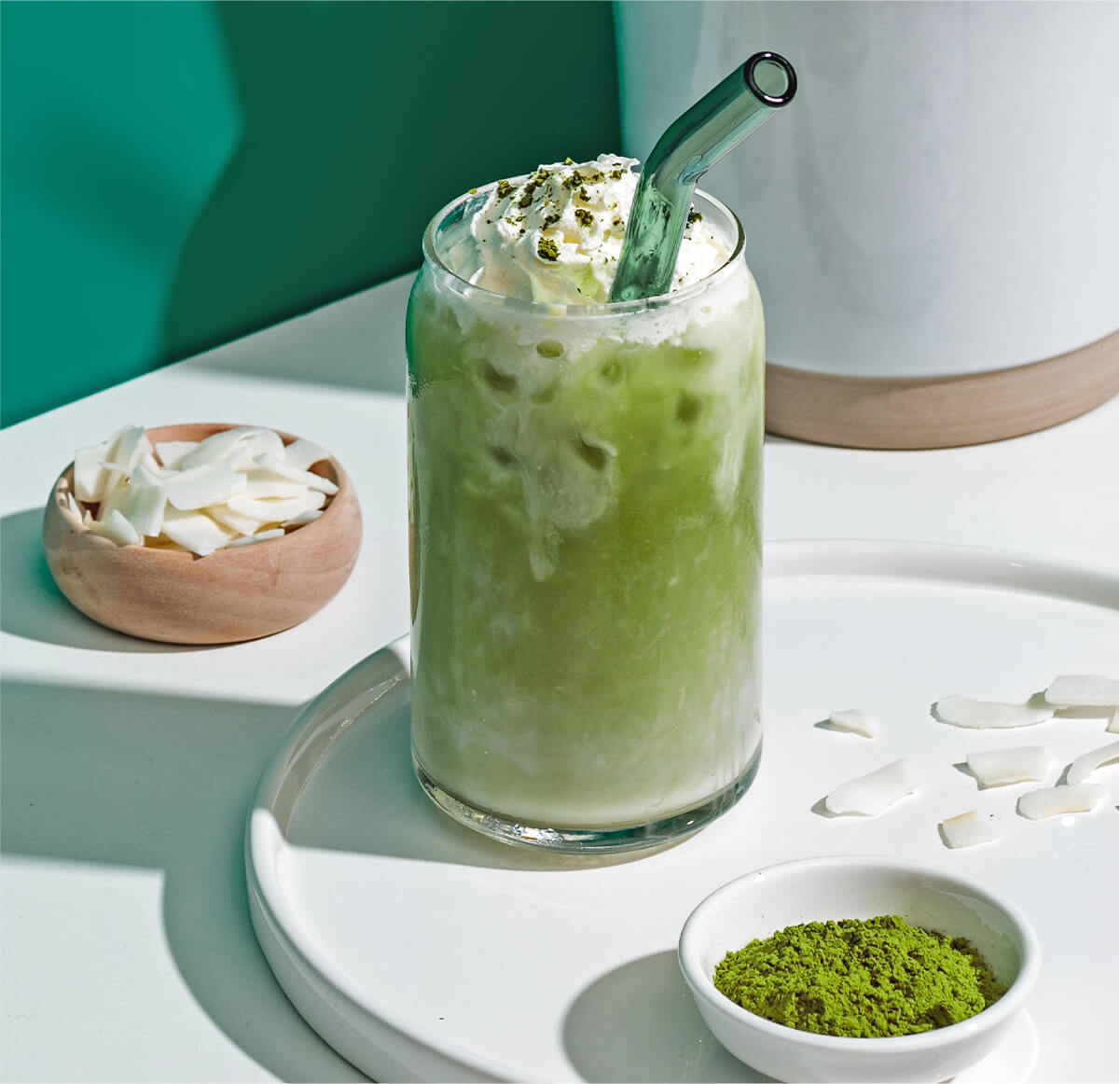 Iced Matcha Latte mit Kokos NIlk