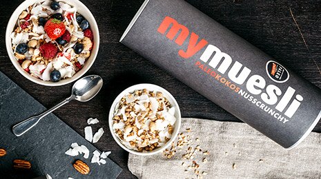 Paleo-Kokos-Crunchy zum verfeinern des Smoothies