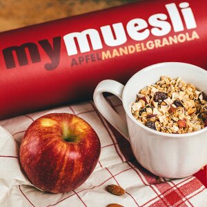 Apfel-Mandel-Granola enthält knackige Mandeln, die den Kuchen schön knusprig machen