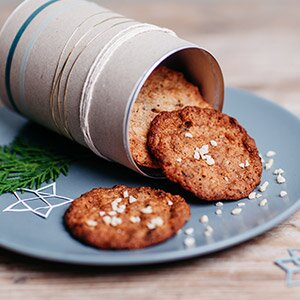 Haferkekse mit Mandeln verfeinert